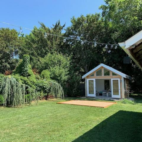 Hamptons, shingled, contemporary, airy, white, 