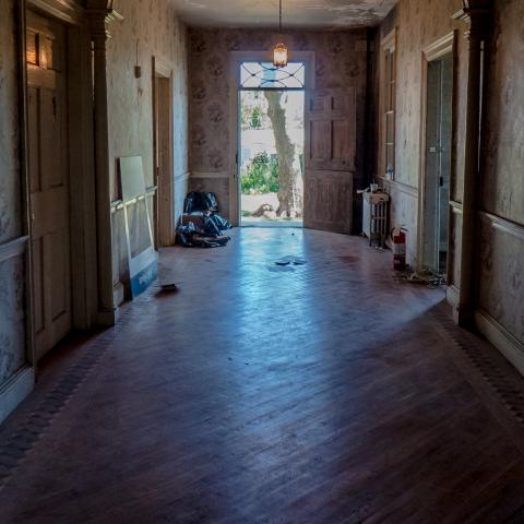 empty room, distressed, farmhouse, wallpaper, textured walls, 