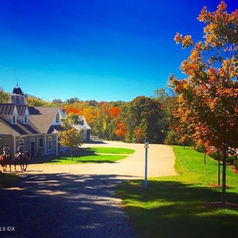 farm, stable, horse, pool, shingled, deck, kitchen, upscale, 