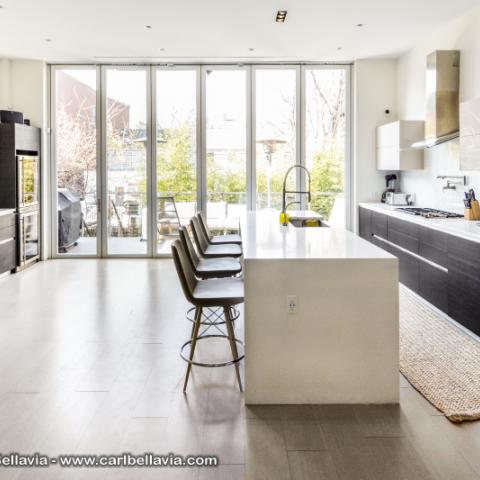 townhouse, contemporary, modern, light, white, glass, bathroom, kitchen, 