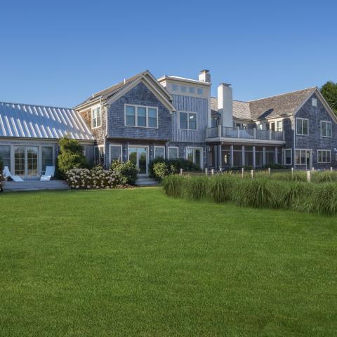 Hamptons, pool, deck, light, airy, upscale, contemporary, 