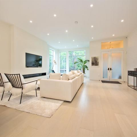 townhouse, contemporary, modern, light, white, glass, bathroom, kitchen, 