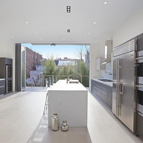 townhouse, contemporary, modern, light, white, glass, bathroom, kitchen, 