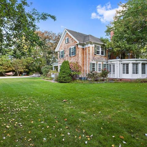 Hamptons, pool, deck, bathroom, kitchen, 