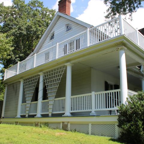 farmhouse, white, traditional, contemporary, kitchen, bathroom, pool, porch, garden, barn, 