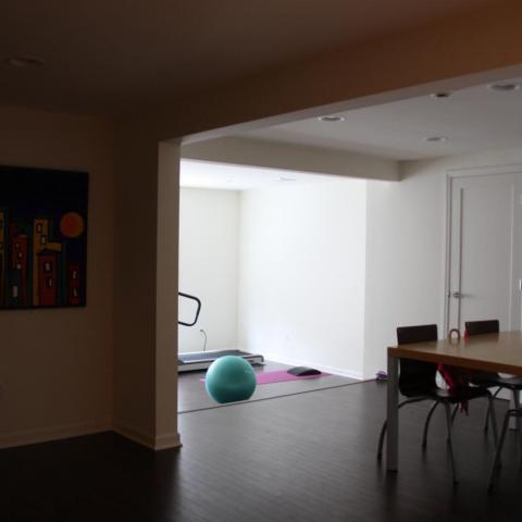 contemporary, suburban, kitchen, bathroom, white, 