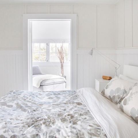 Hamptons, contemporary, shingled, white, light, kitchen, bathroom, 