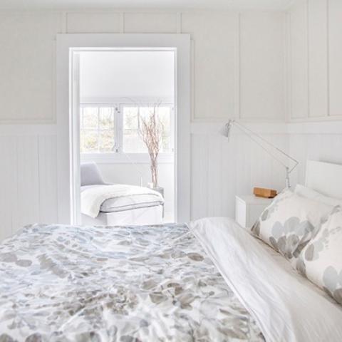 Hamptons, contemporary, shingled, white, light, kitchen, bathroom, 