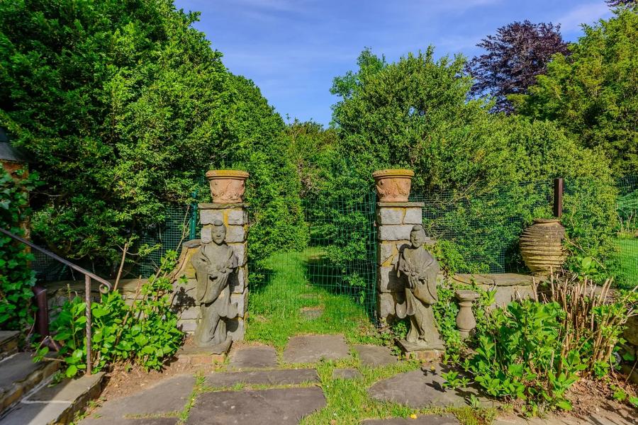 Hamptons, upscale, traditional, pool, garden, staircase, 