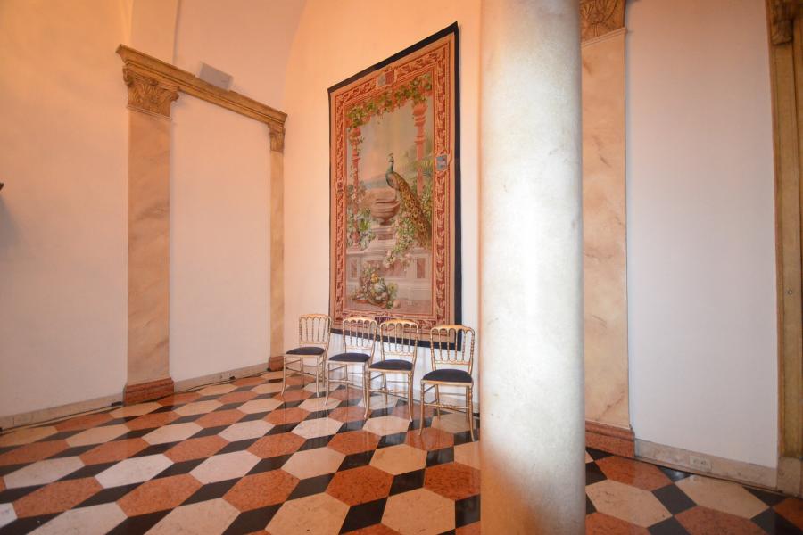 mansion, opulent, traditional, 