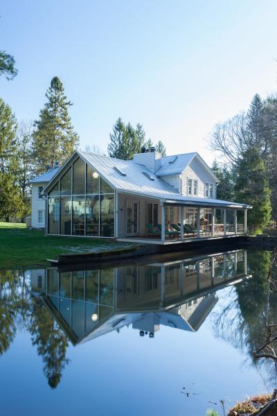 farmhouse, modern, contemporary, rural, glass, barn, water, 