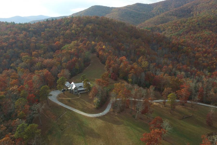 rural, wooded, porch, kitchen, bathroom, 