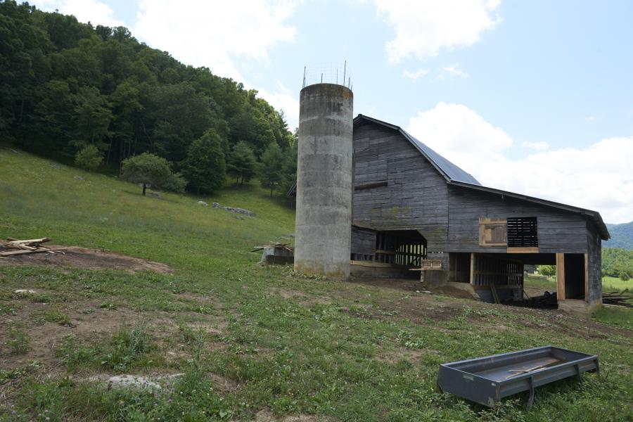 farm, farmhouse, field, water, pond, rural, stone, barn, Asheville, 