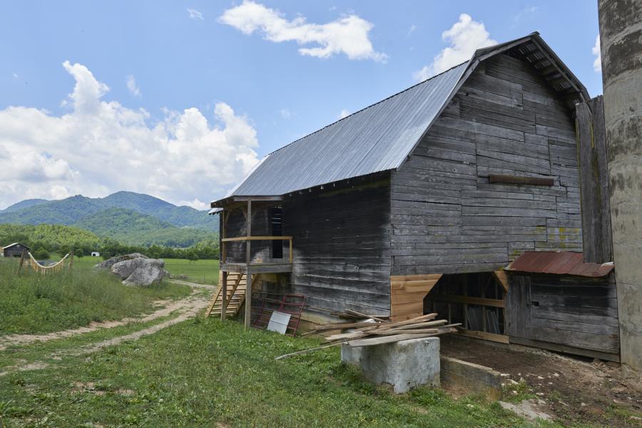 farm, farmhouse, field, water, pond, rural, stone, barn, Asheville, 