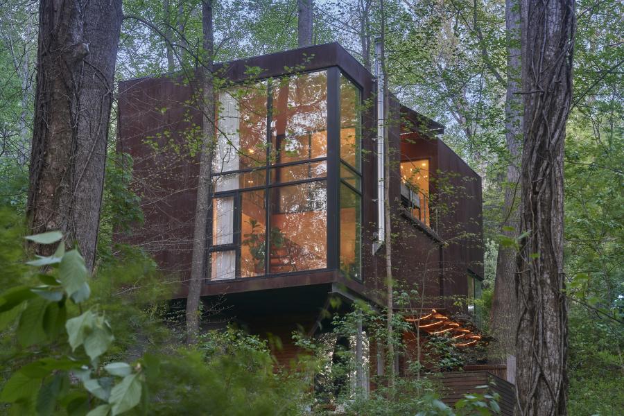 modern, contemporary, light, airy, wooded, 