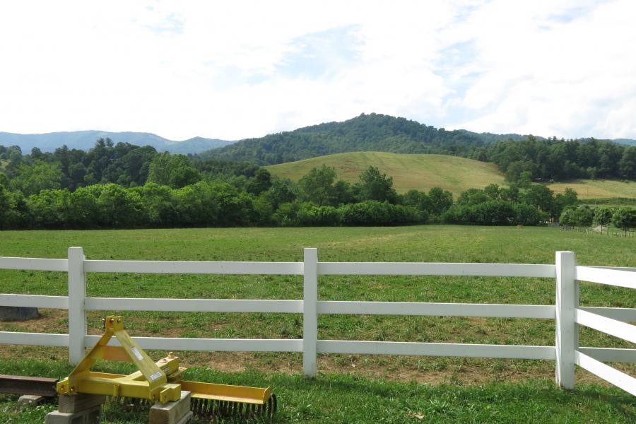 farm, farmhouse, field, water, pond, rural, stone, barn, Asheville, 