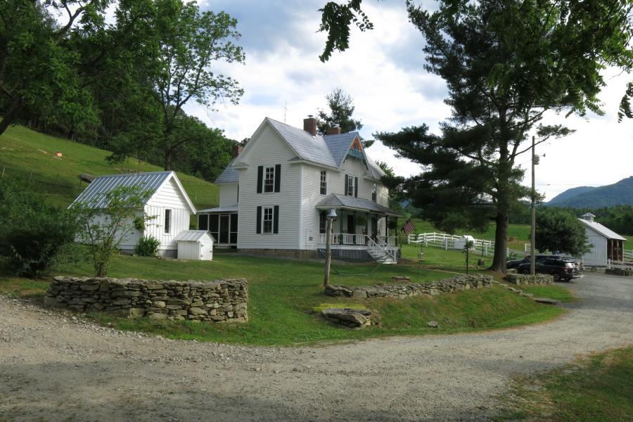 farm, farmhouse, field, water, pond, rural, stone, barn, Asheville, 