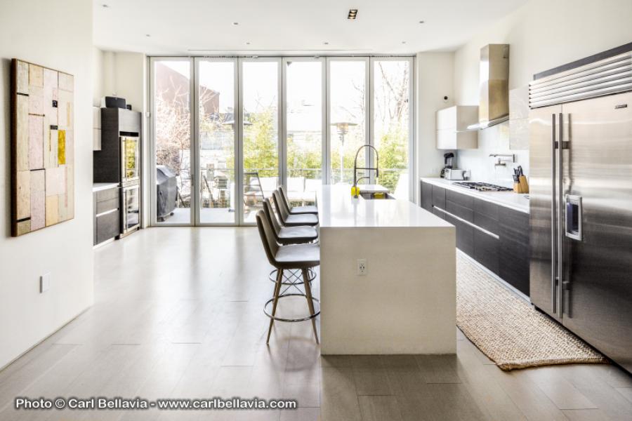 townhouse, contemporary, modern, light, white, glass, bathroom, kitchen, 