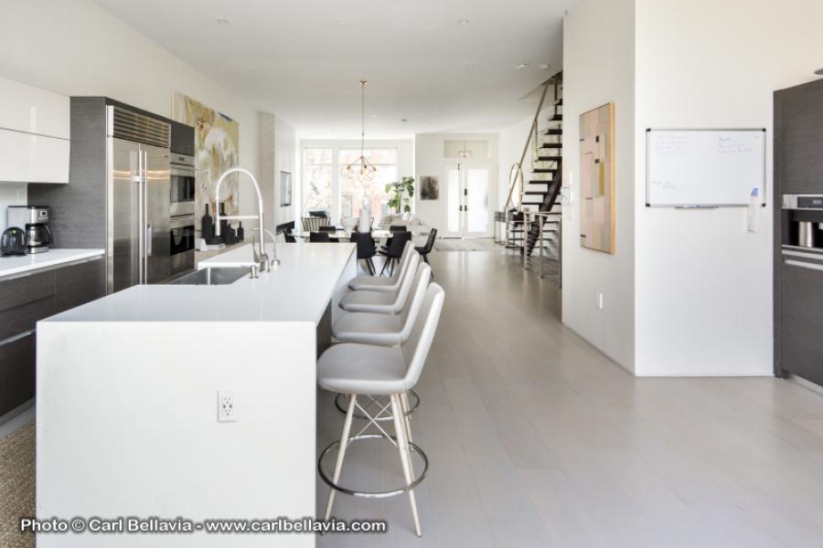 townhouse, contemporary, modern, light, white, glass, bathroom, kitchen, 