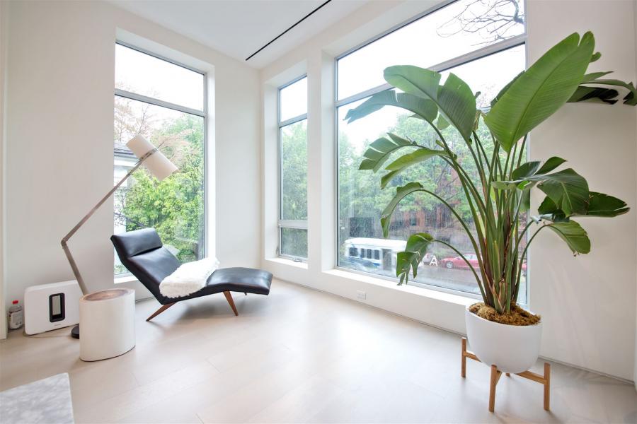 townhouse, contemporary, modern, light, white, glass, bathroom, kitchen, 