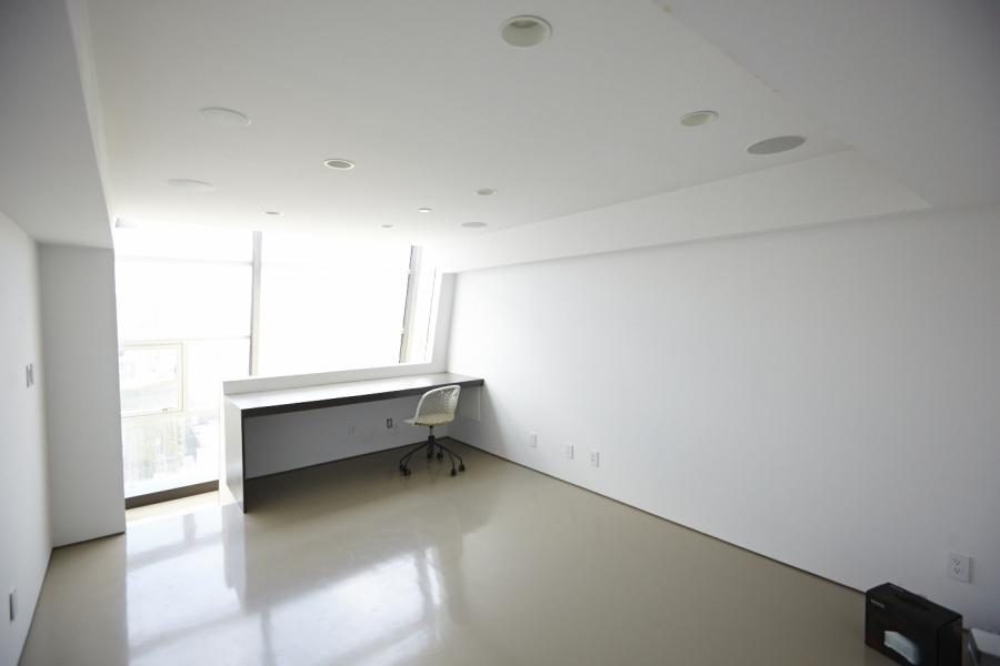 modern, contemporary, upscale, glass, light, penthouse, 