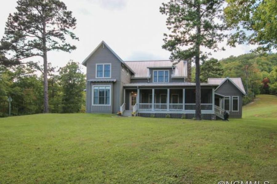 rural, wooded, porch, kitchen, bathroom, 