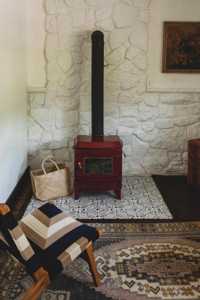 country, cabin, hotel, funky, fireplace, wooded, 