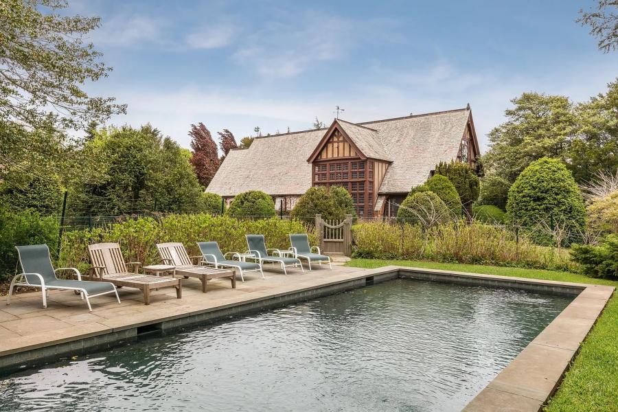 Hamptons, upscale, traditional, pool, garden, staircase, 