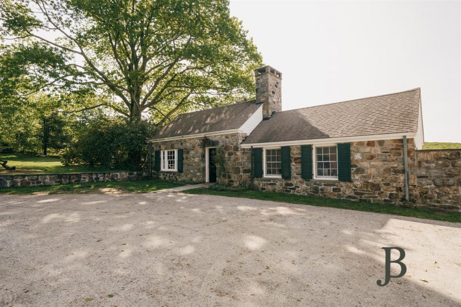 country, farm, horse, rustic, library, barn, stable, water, stone, rolling hill, greenhouse, boathouse, 