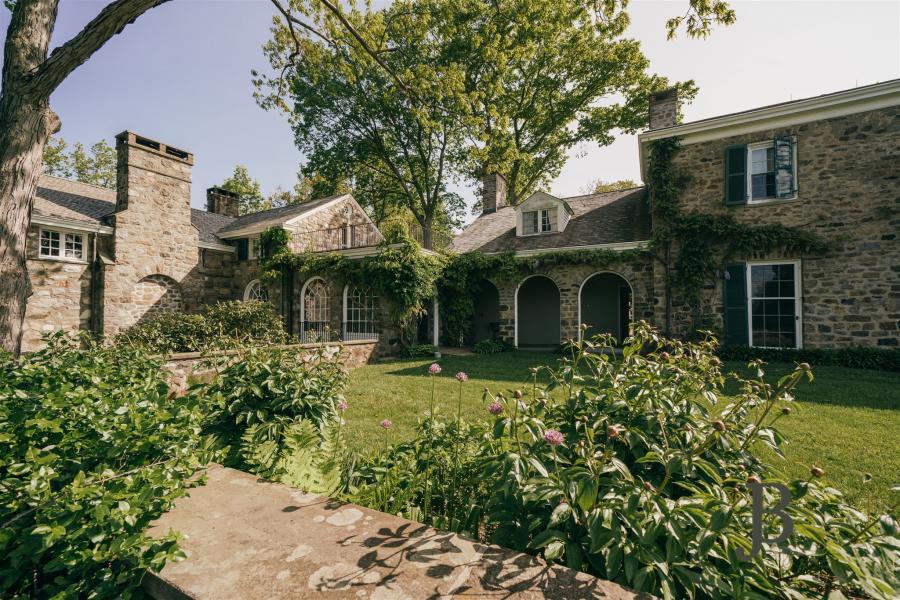 country, farm, horse, rustic, library, barn, stable, water, stone, rolling hill, greenhouse, boathouse, 