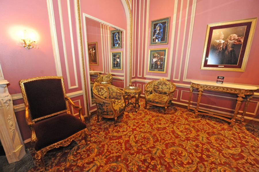 theater, ornate, upscale, 