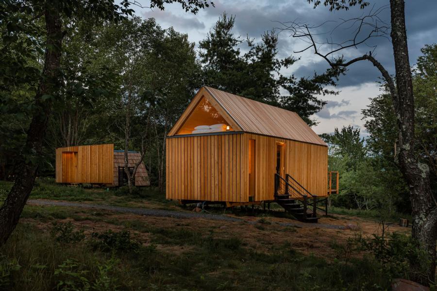 country, cabin, hotel, funky, fireplace, wooded, 