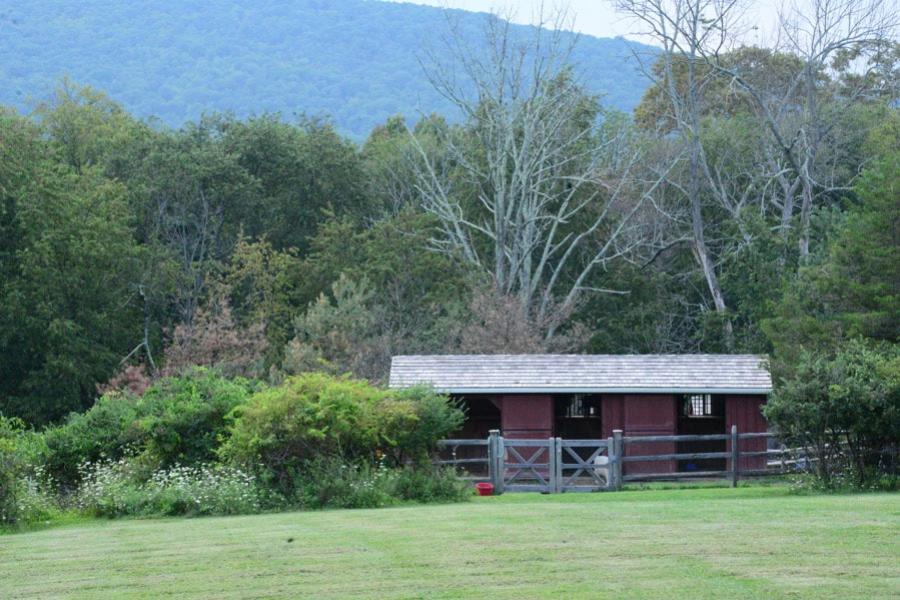 farm, farmhouse, barn, pool, field, fireplace, traditional, deck, patio, 