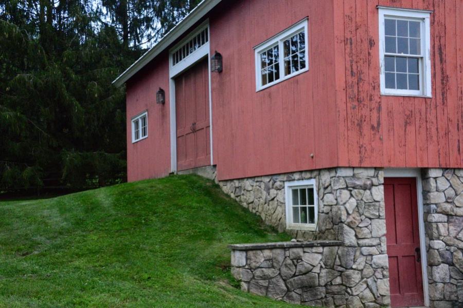 farm, farmhouse, barn, pool, field, fireplace, traditional, deck, patio, 