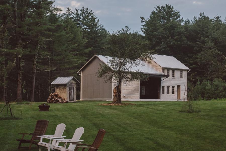 farmhouse, modern, contemporary, rural, glass, barn, water, 