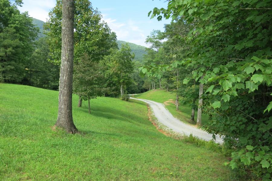 rural, wooded, porch, kitchen, bathroom, 