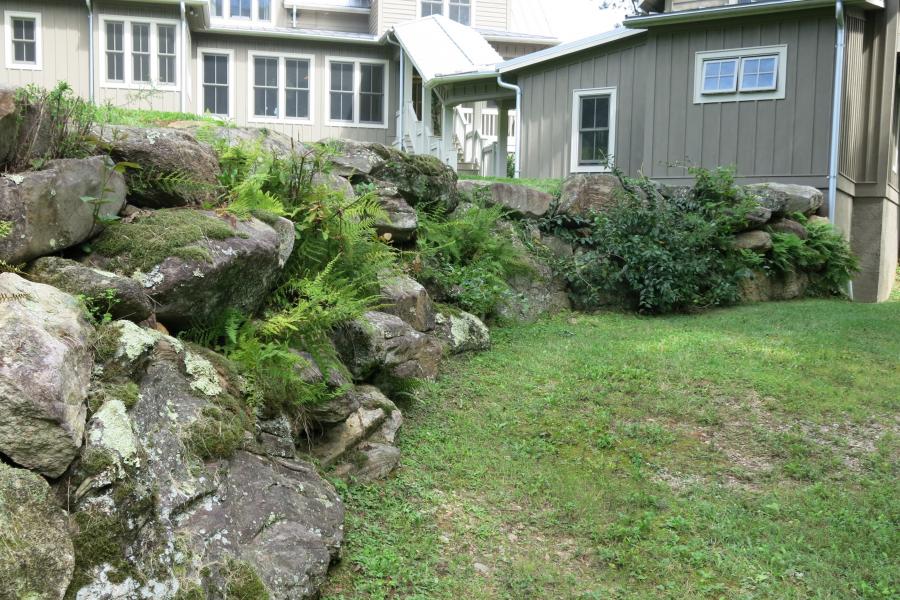 rural, wooded, porch, kitchen, bathroom, 