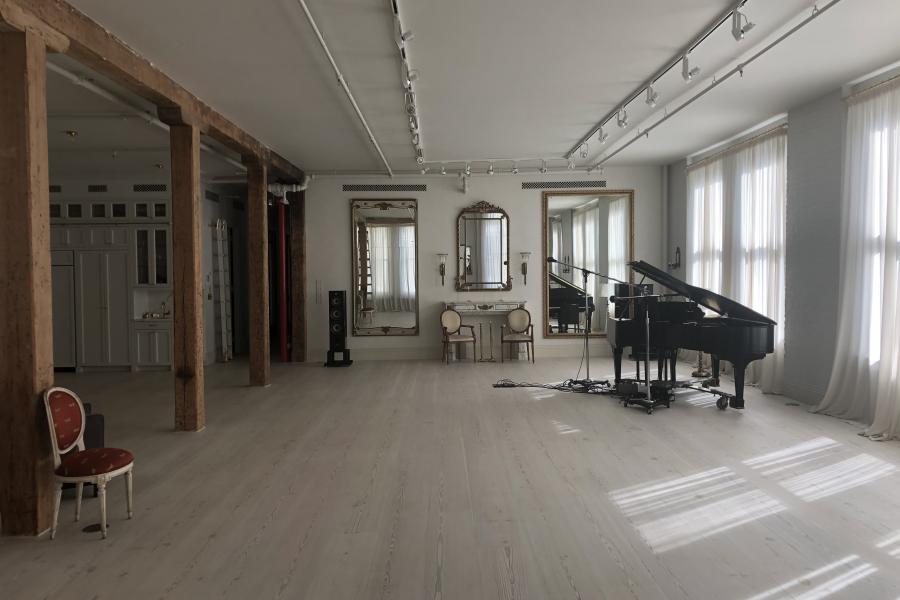loft, light, kitchen, bathroom, white, piano, contemporary, 