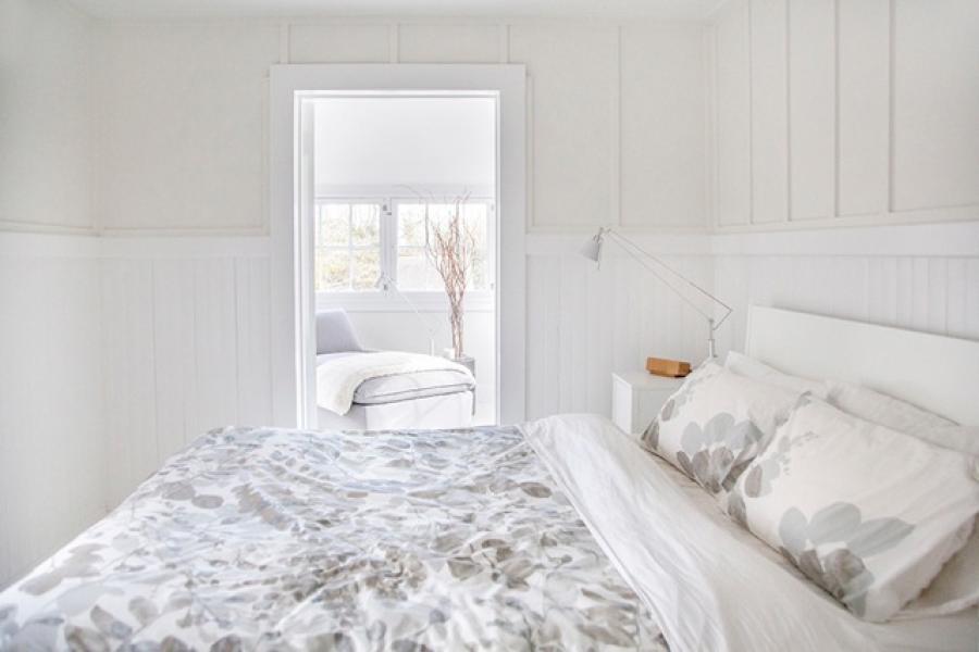 Hamptons, contemporary, shingled, white, light, kitchen, bathroom, 