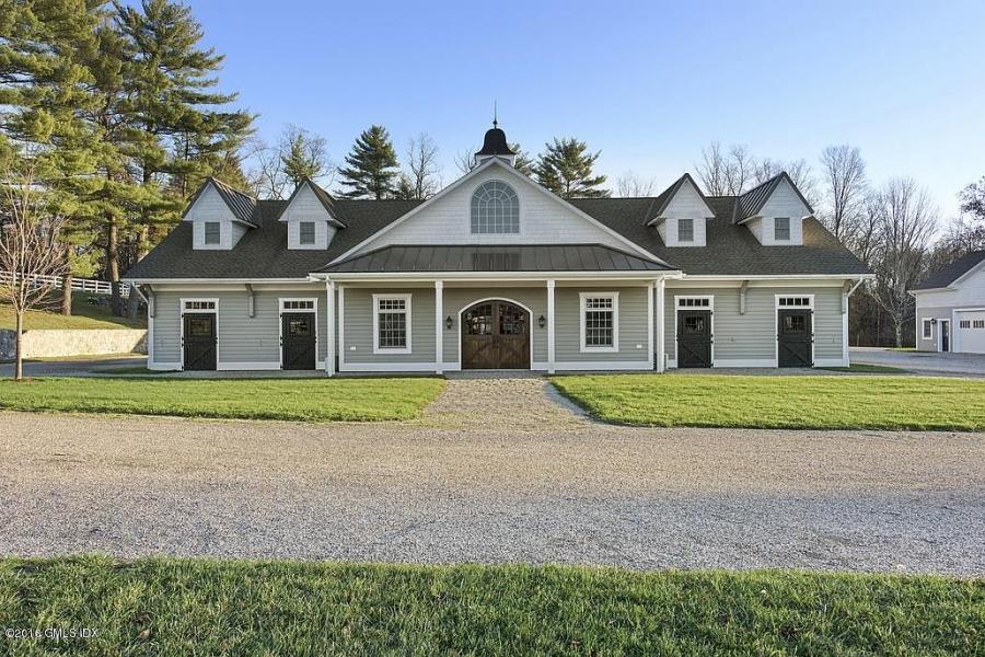 farm, stable, horse, pool, shingled, deck, kitchen, upscale, 