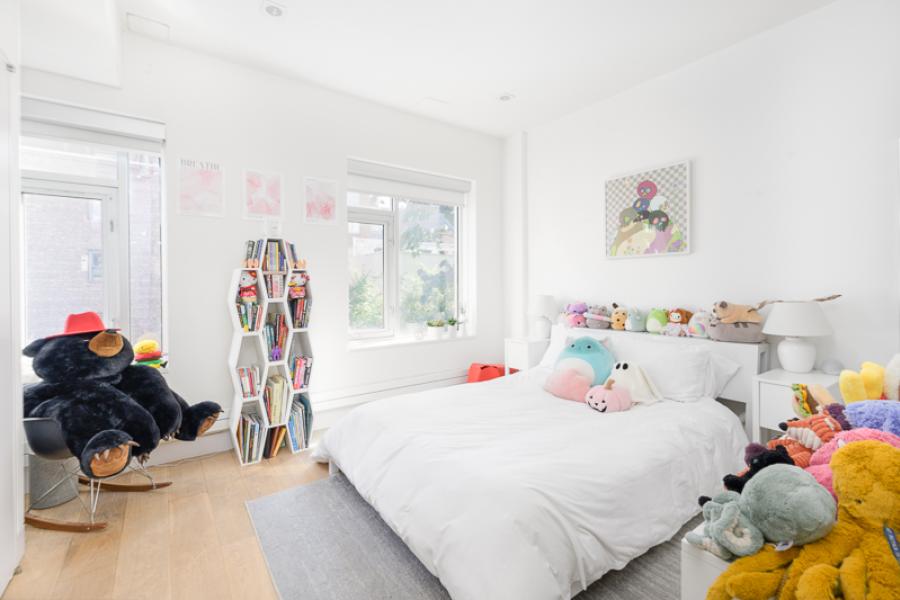 brownstone, townhouse, kitchen, light, airy, modern, bathroom, terrace, 