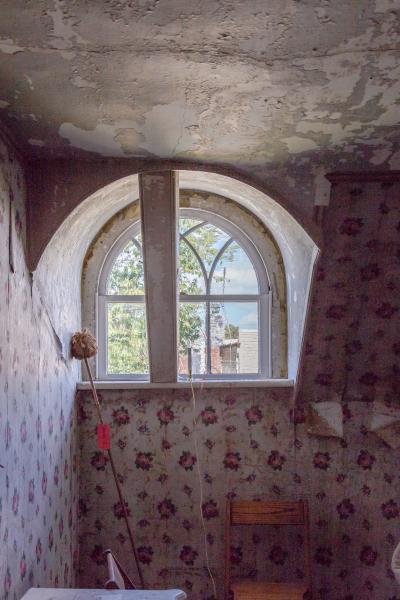 empty room, distressed, farmhouse, wallpaper, textured walls, 