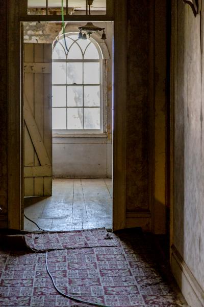 empty room, distressed, farmhouse, wallpaper, textured walls, 