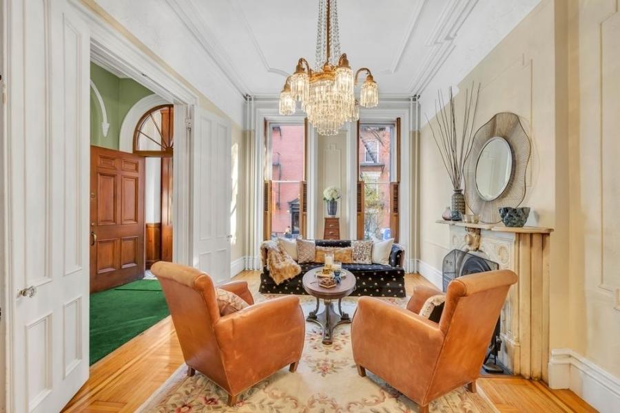 brownstone, townhouse, empty room, traditional, contemporary, 