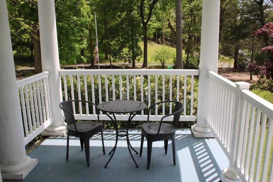 farmhouse, white, traditional, contemporary, kitchen, bathroom, pool, porch, garden, barn, 