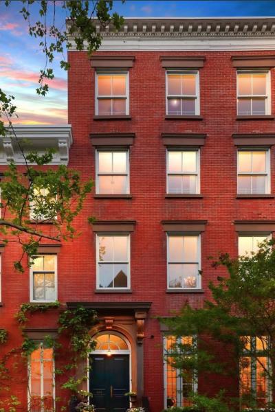 brownstone, townhouse, staircase, light, airy, upscale, bathroom, kitchen, 