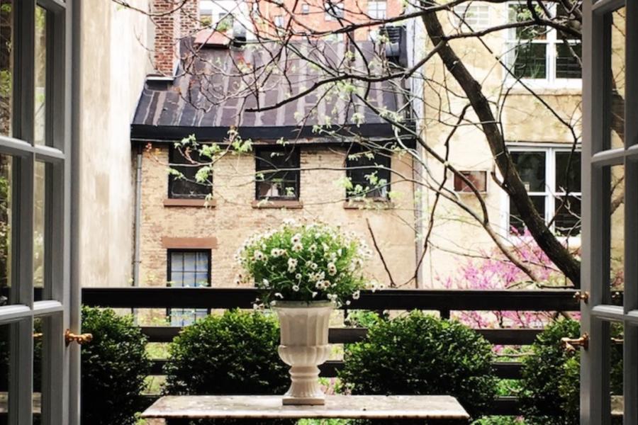 brownstone, townhouse, staircase, light, airy, upscale, bathroom, kitchen, 