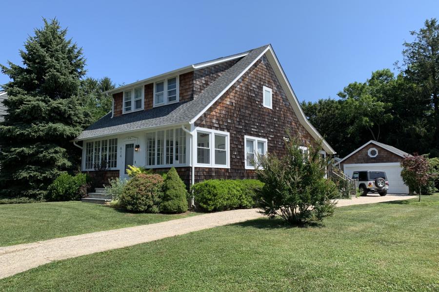 Hamptons, shingled, contemporary, airy, white, 