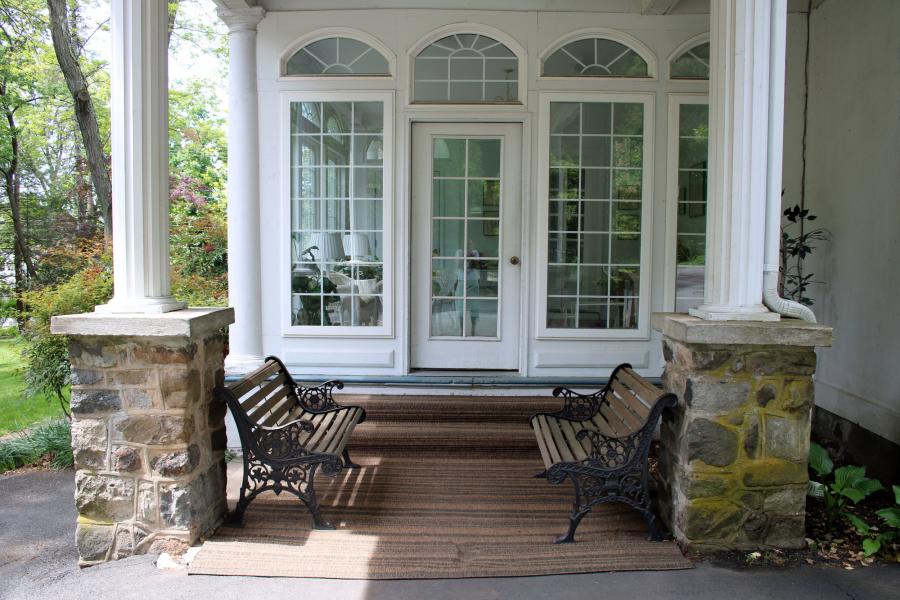 farmhouse, white, traditional, contemporary, kitchen, bathroom, pool, porch, garden, barn, 