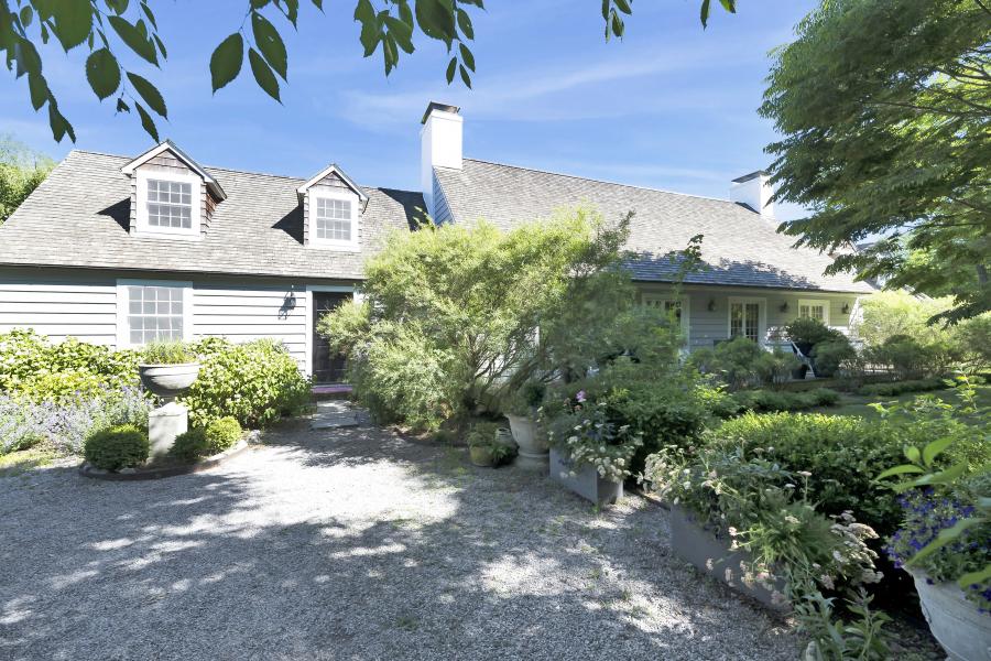 Hamptons, contemporary, bathroom, kitchen, horse, light, 